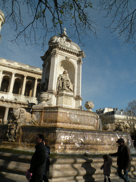  la fontaine  de la place Saint-Sulpice
